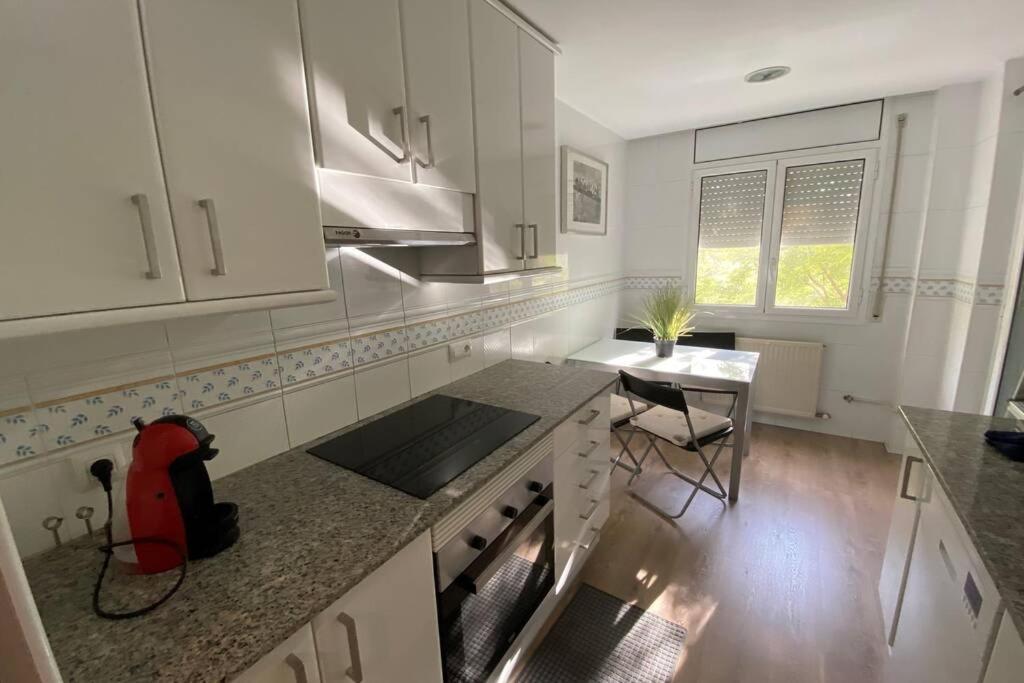 Apartamento Completo Muy Cerca Del Centro Ideal Para Familias Con Piscina Figueres  Exterior foto