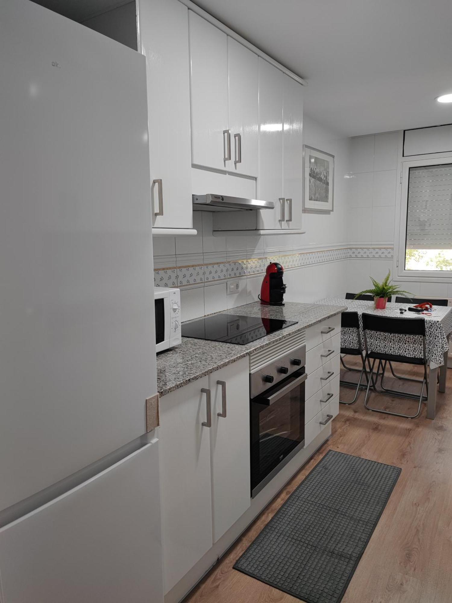 Apartamento Completo Muy Cerca Del Centro Ideal Para Familias Con Piscina Figueres  Exterior foto