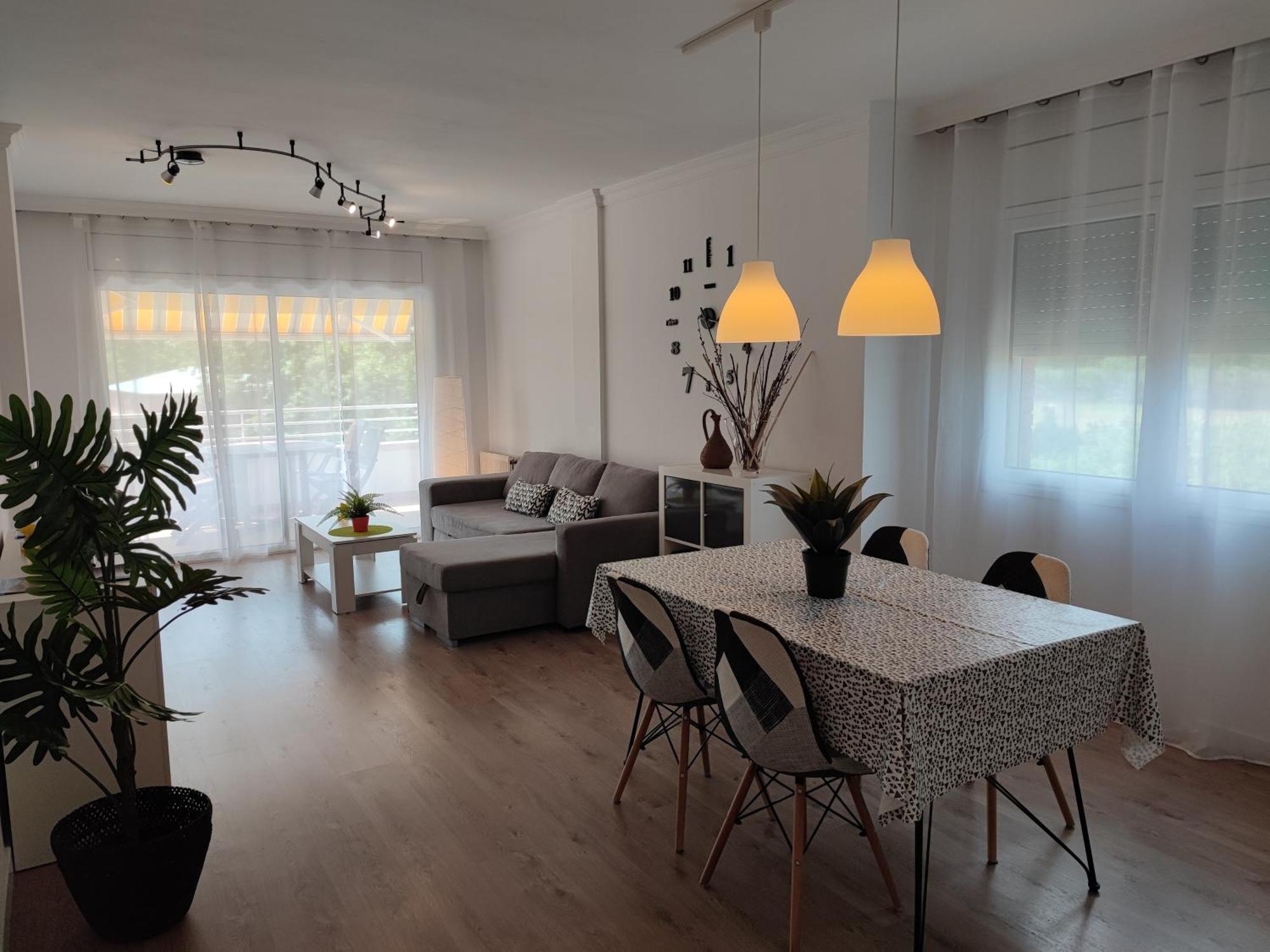 Apartamento Completo Muy Cerca Del Centro Ideal Para Familias Con Piscina Figueres  Exterior foto
